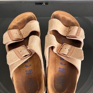 Birkenstock Suede Arizona Soft Footbed